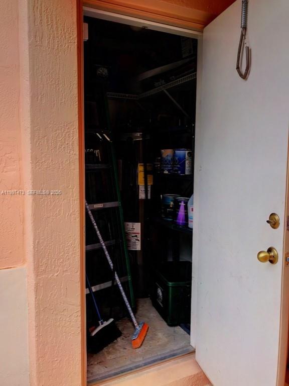 CHAPEL TRAIL II - Residential Lease