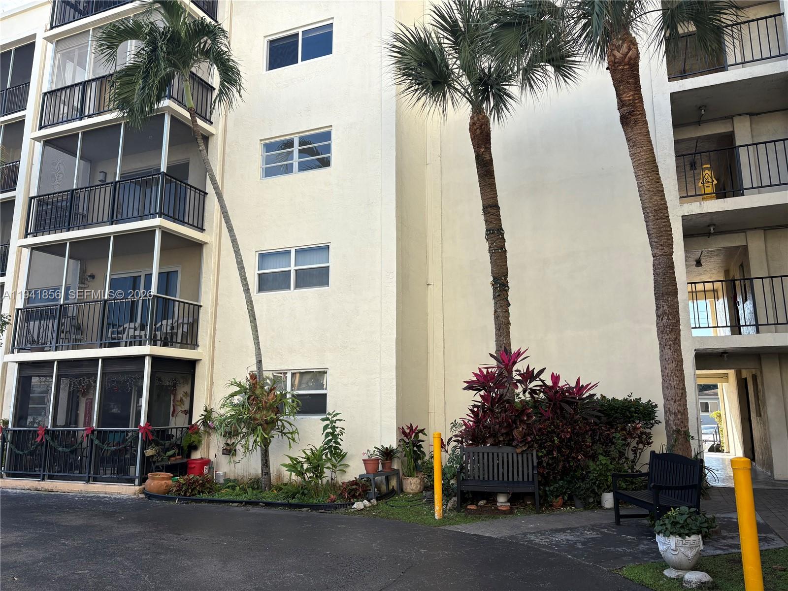 PARKSIDE TOWERS CONDO - Residential