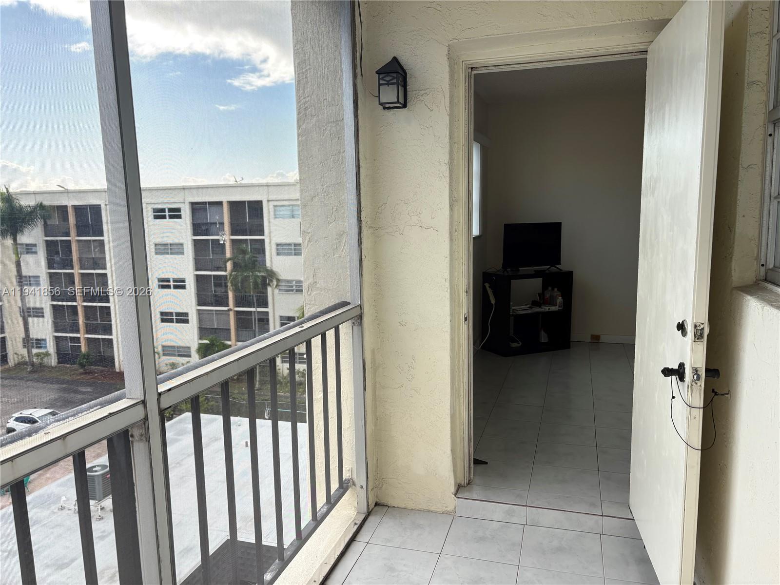 PARKSIDE TOWERS CONDO - Residential