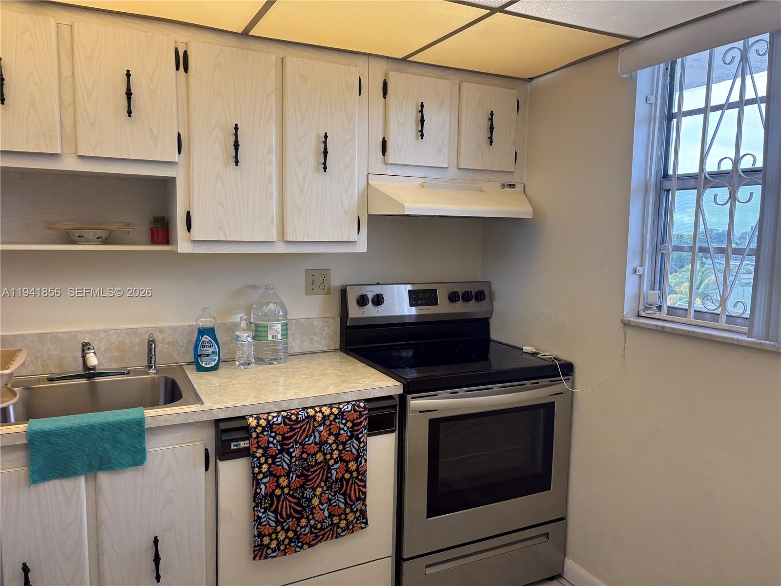 PARKSIDE TOWERS CONDO - Residential