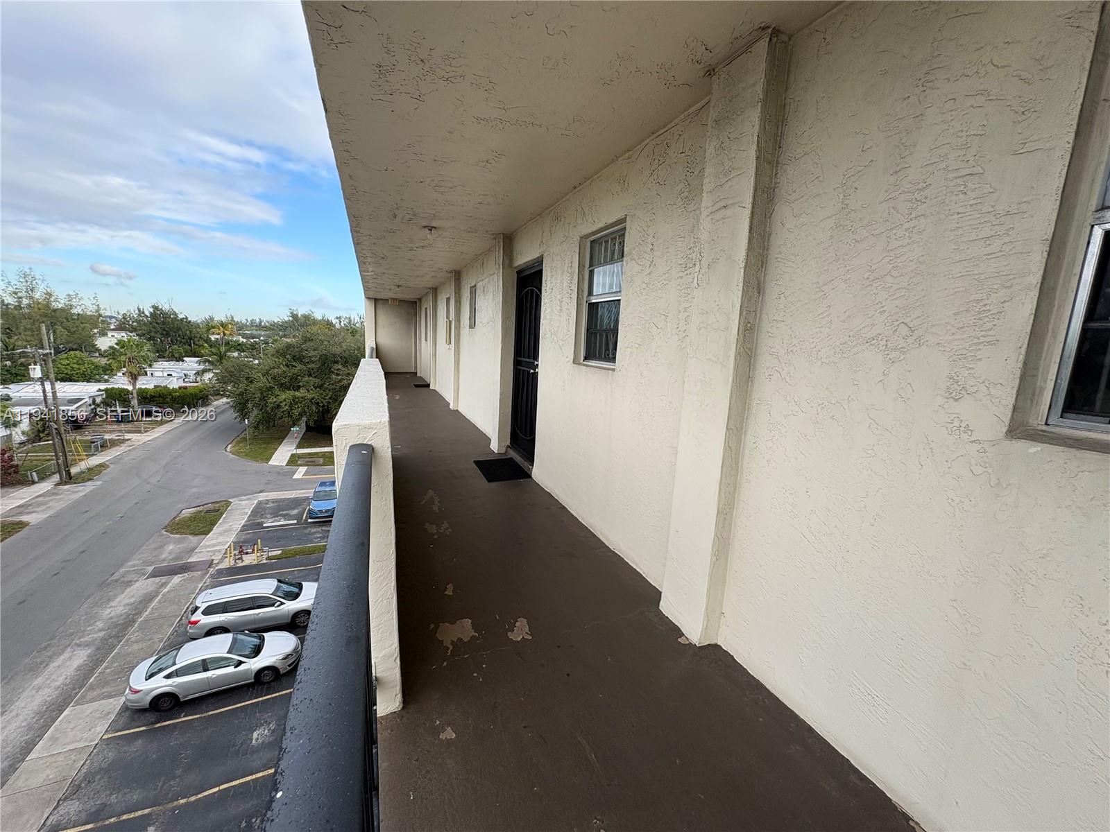 PARKSIDE TOWERS CONDO - Residential