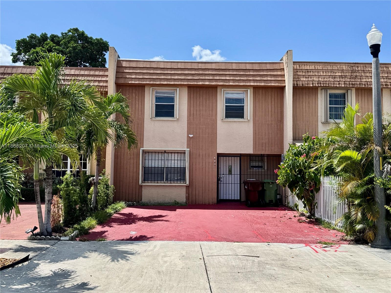 ? Very Spacious Remodeled Townhouse ?
This beautifully updated townhouse features new flooring, renovated bathrooms, fresh paint, and a brand-new roof. Accordion shutters provide peace of mind, while the fenced yard offers privacy and comfort. Walking distance to the community pool. Association approval required—quick and easy process. Easy to show, schedule your tour today!