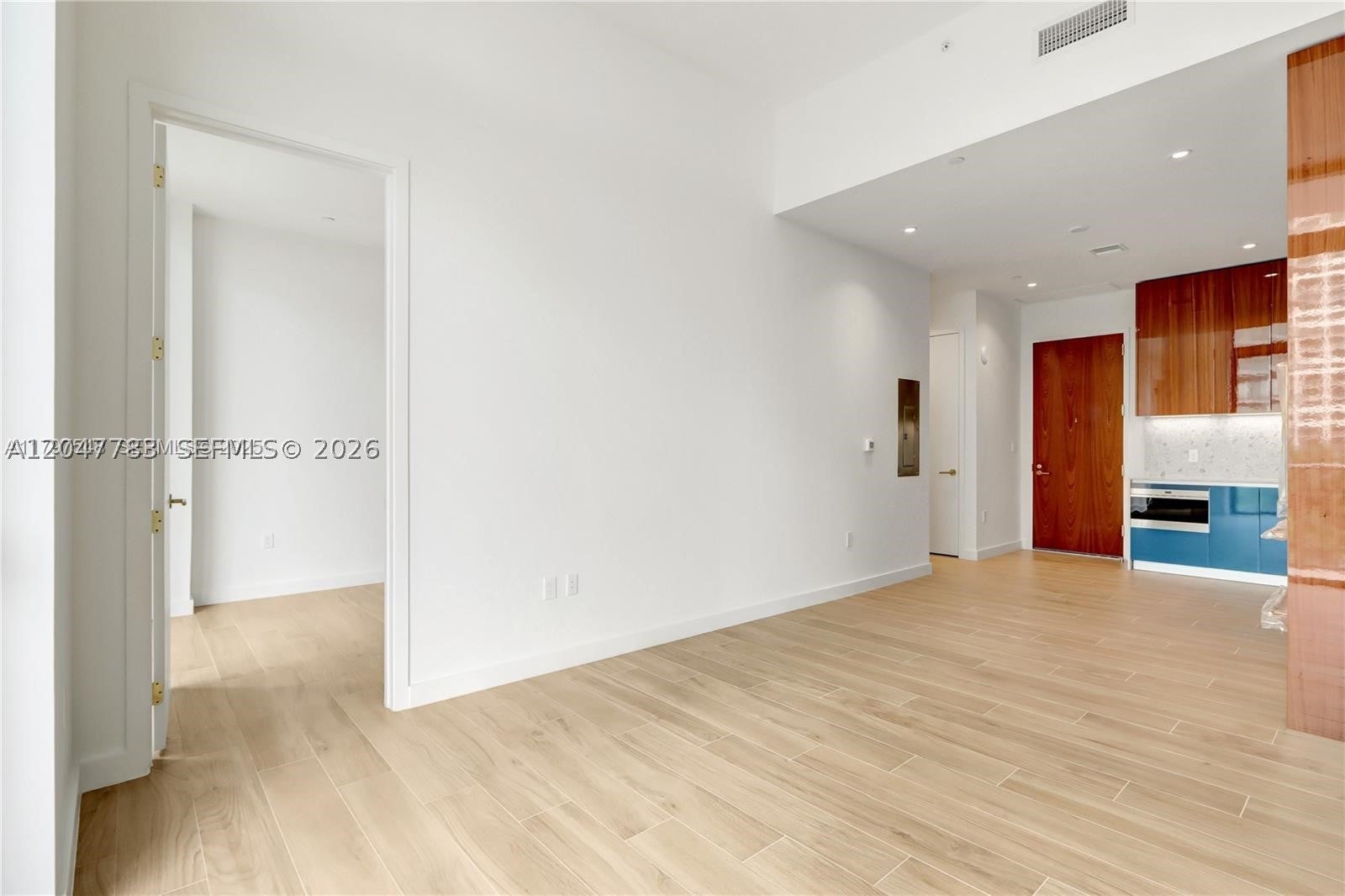 2655 S Bayshore Dr 403