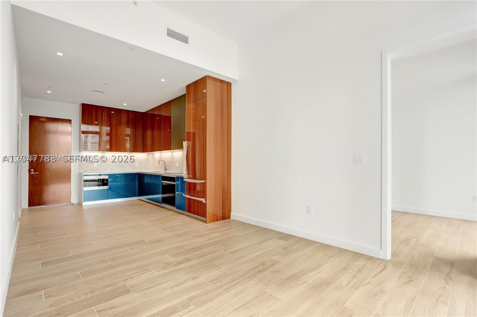 2655 S Bayshore Dr 403