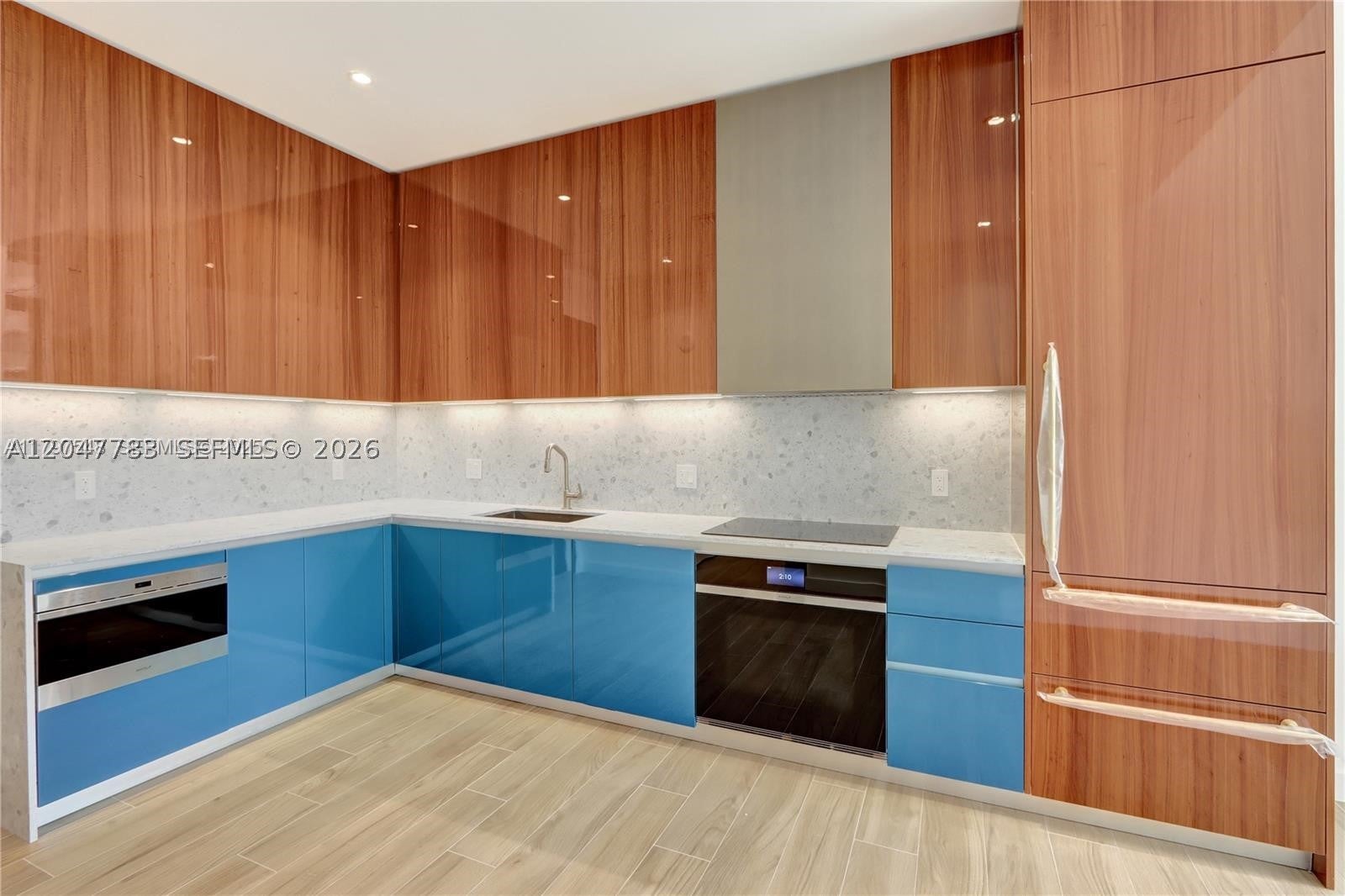 2655 S Bayshore Dr 403