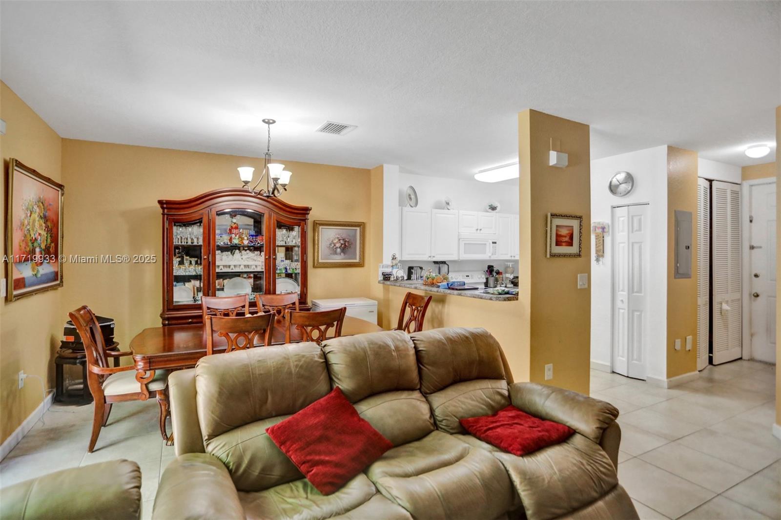 THE SHORES CONDO NO 1 - Residential