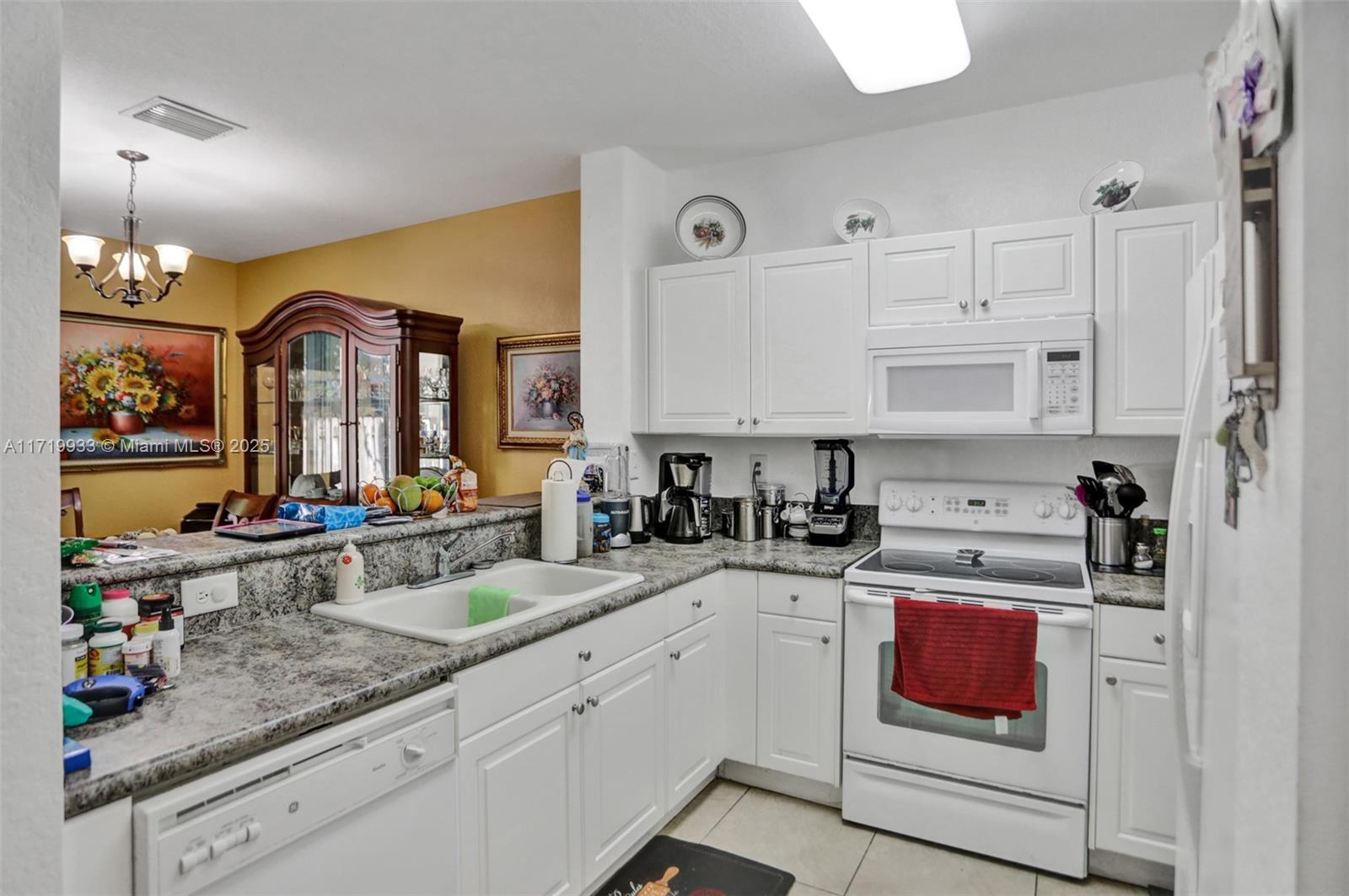 THE SHORES CONDO NO 1 - Residential