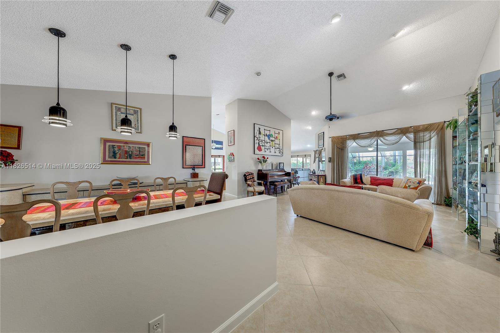 10070 NW 10th St