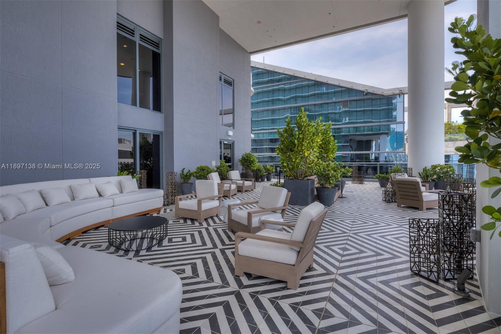 801 SMA DESIGNER SUITES C - Residential