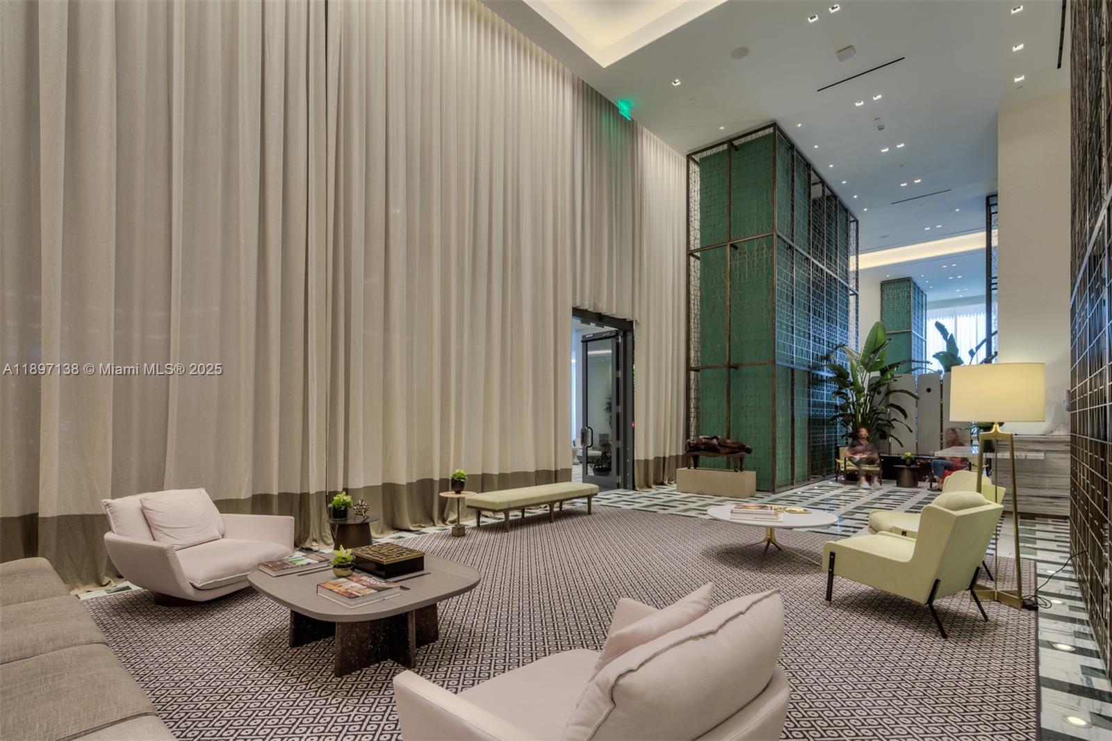 801 SMA DESIGNER SUITES C - Residential