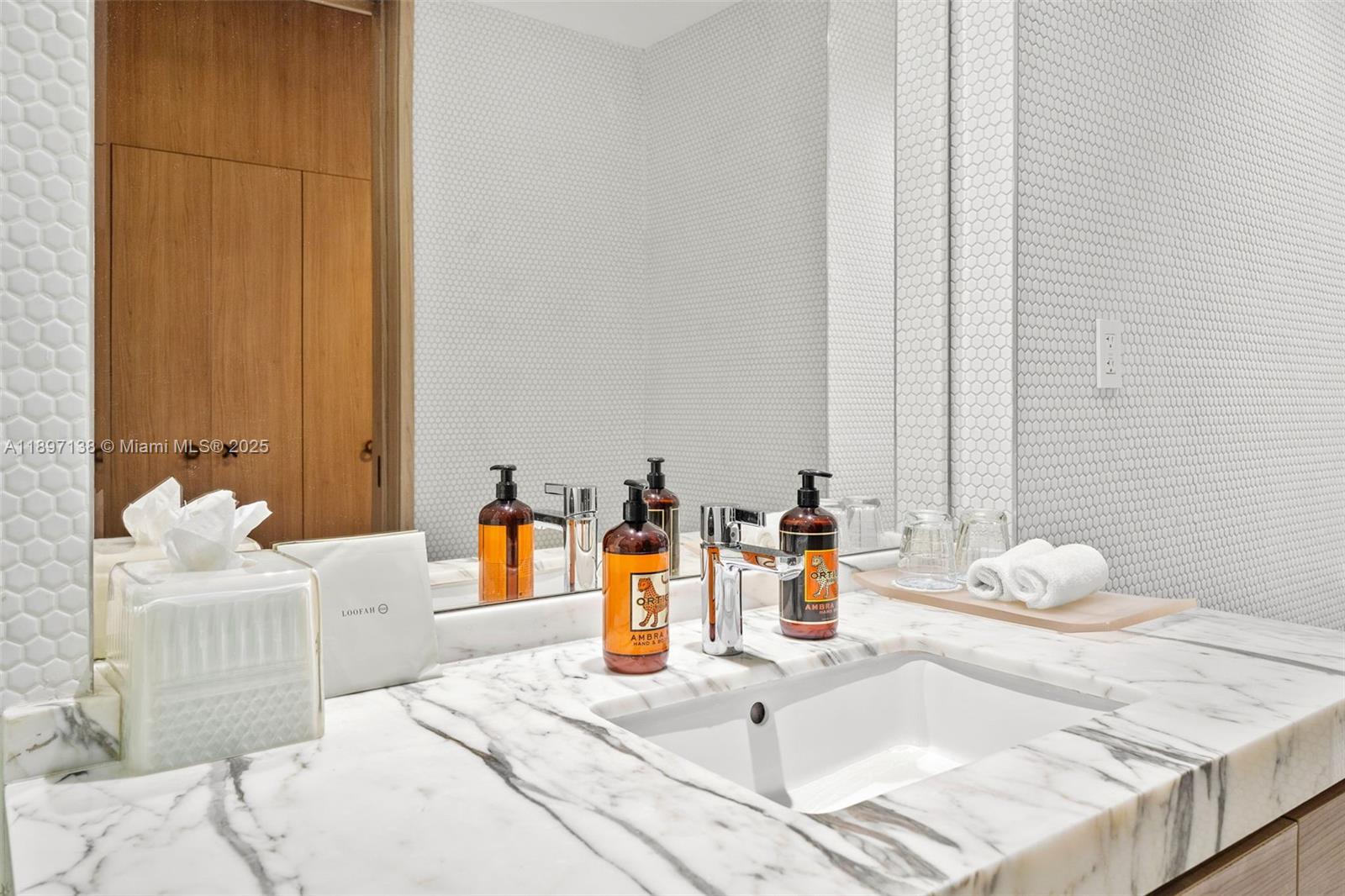 801 SMA DESIGNER SUITES C - Residential