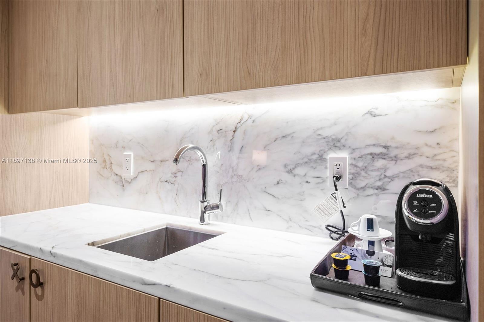 801 SMA DESIGNER SUITES C - Residential