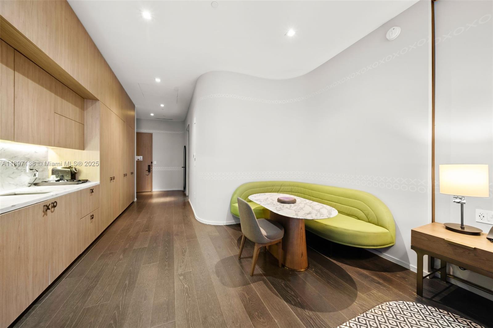 801 SMA DESIGNER SUITES C - Residential