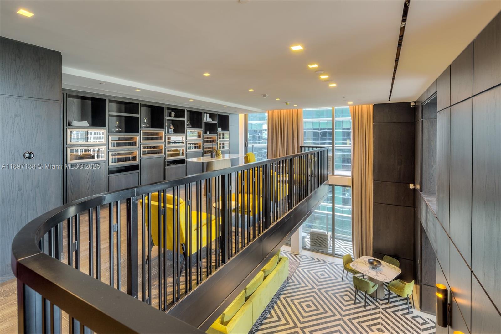 801 SMA DESIGNER SUITES C - Residential