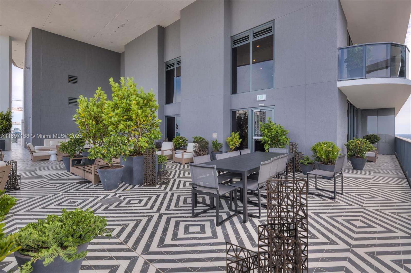 801 SMA DESIGNER SUITES C - Residential