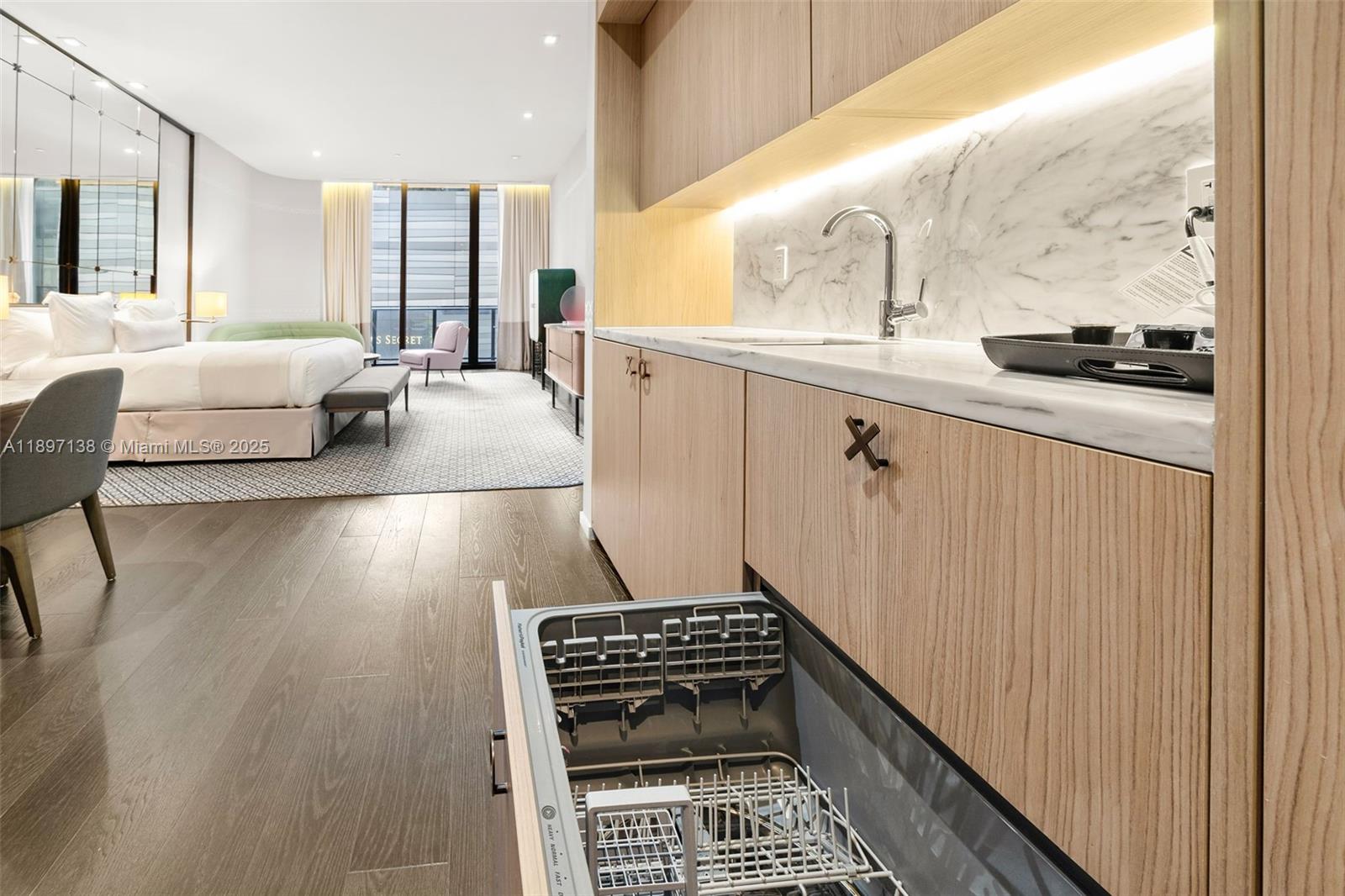 801 SMA DESIGNER SUITES C - Residential