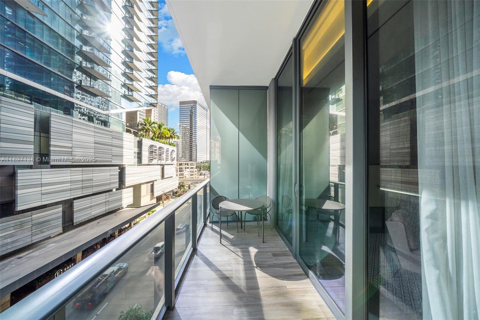 801 SMA DESIGNER SUITES C - Residential