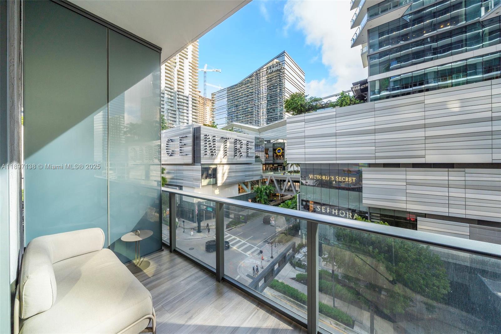 801 SMA DESIGNER SUITES C - Residential