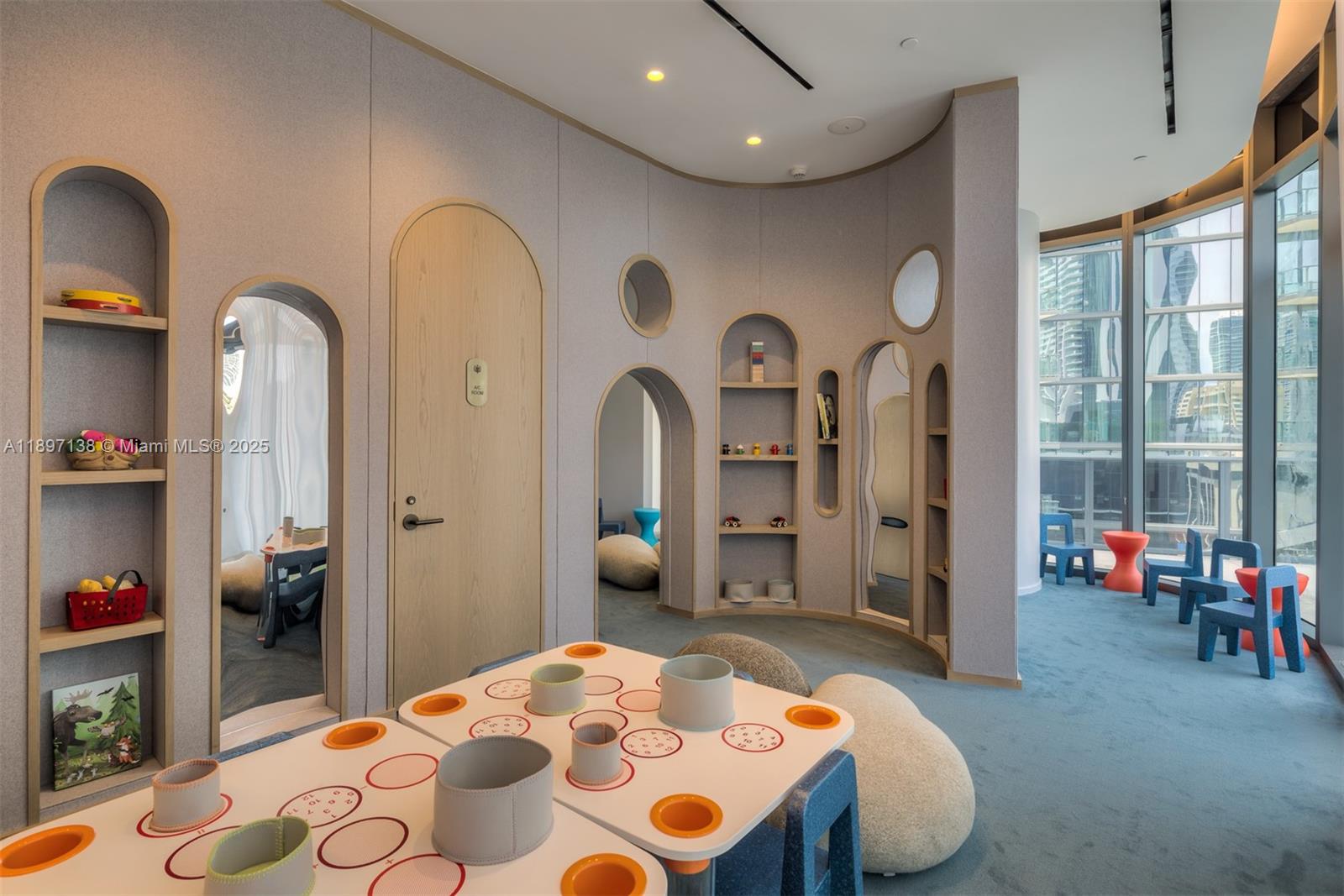 801 SMA DESIGNER SUITES C - Residential