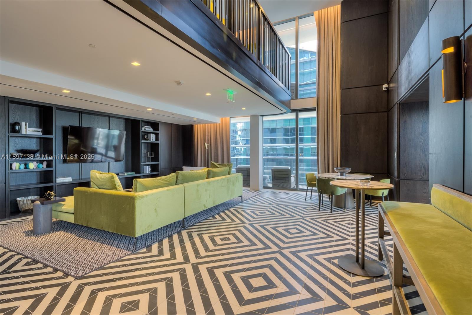 801 SMA DESIGNER SUITES C - Residential
