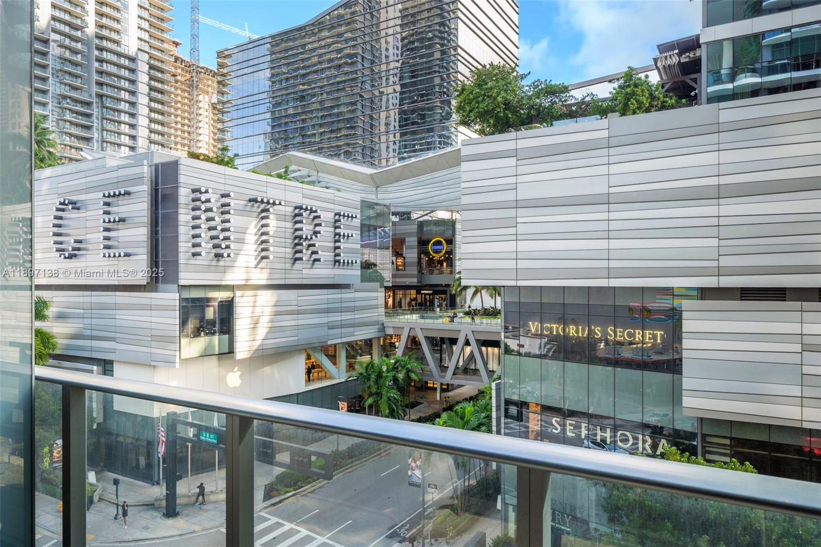 801 SMA DESIGNER SUITES C - Residential