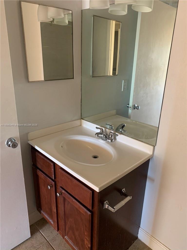 SOUTH PALM PLACE CONDO - Residential