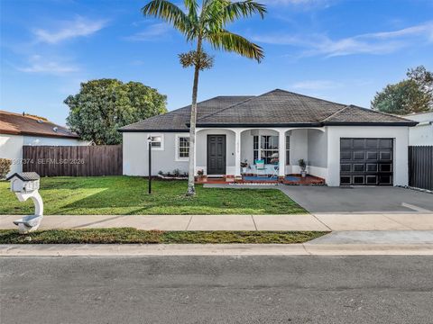 Photo of 18379 SW 138th Pl, Miami, FL 33177 (MLS # A11967374)