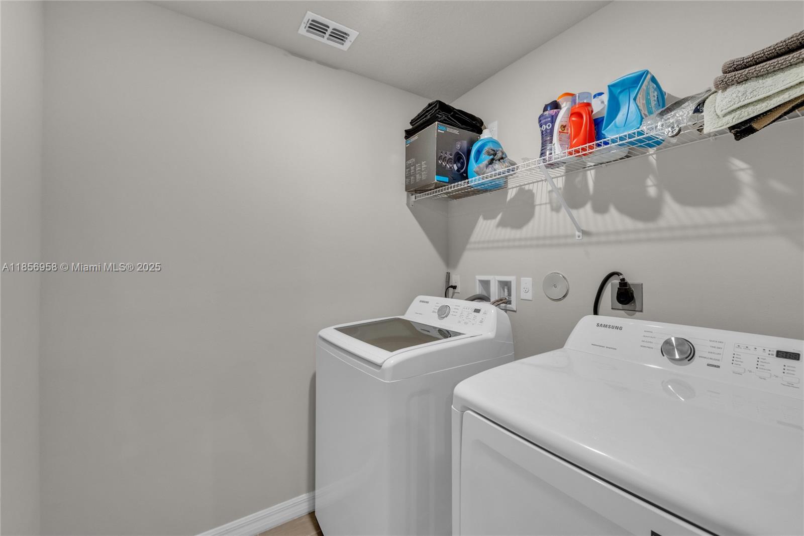 FONTANA TOWNHOMES - Residential