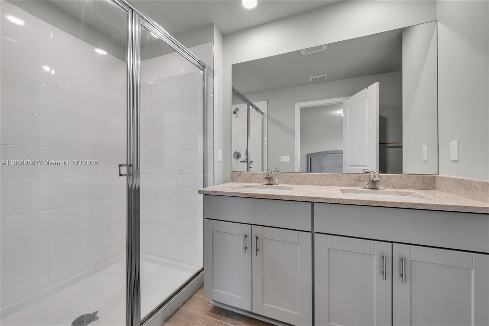 FONTANA TOWNHOMES - Residential