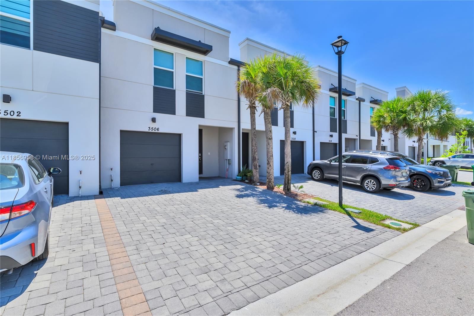 FONTANA TOWNHOMES - Residential