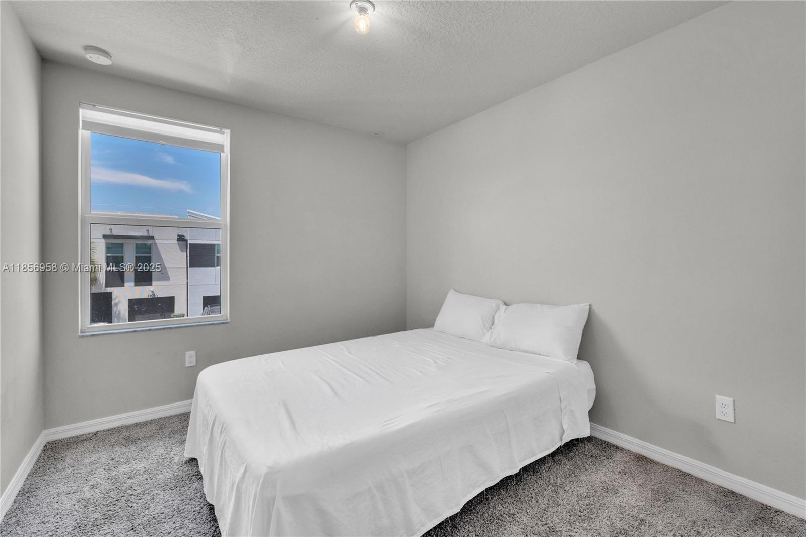 FONTANA TOWNHOMES - Residential