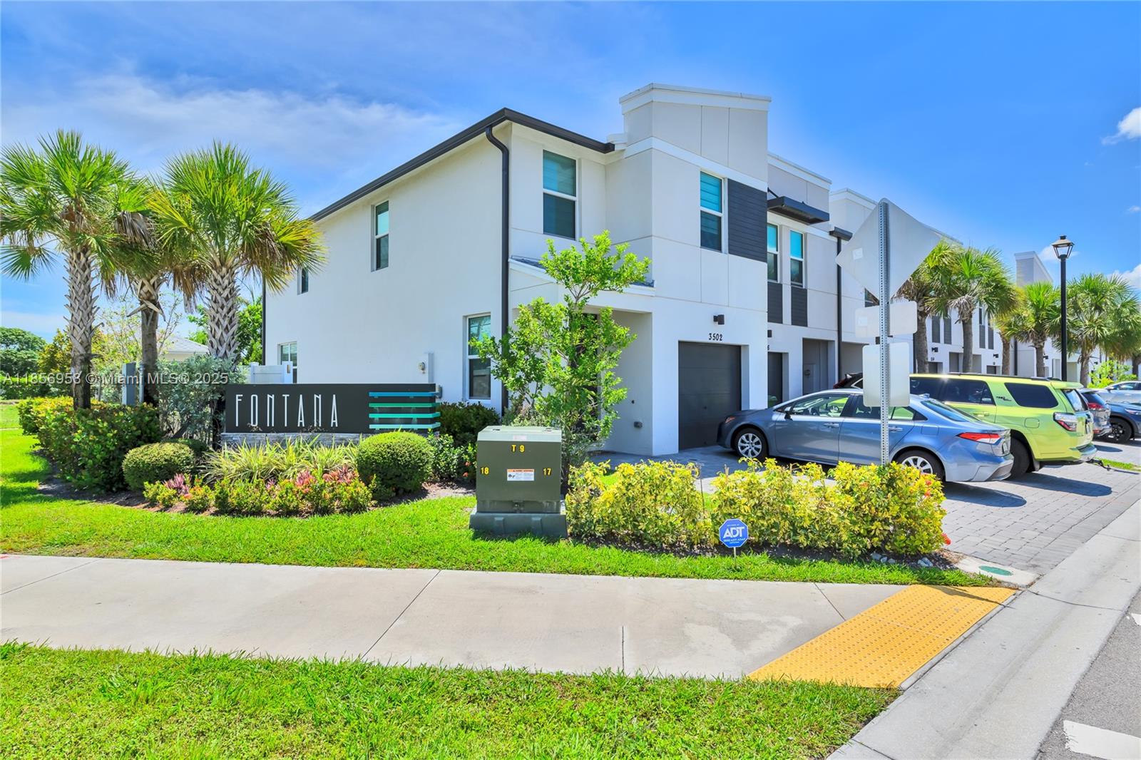 FONTANA TOWNHOMES - Residential