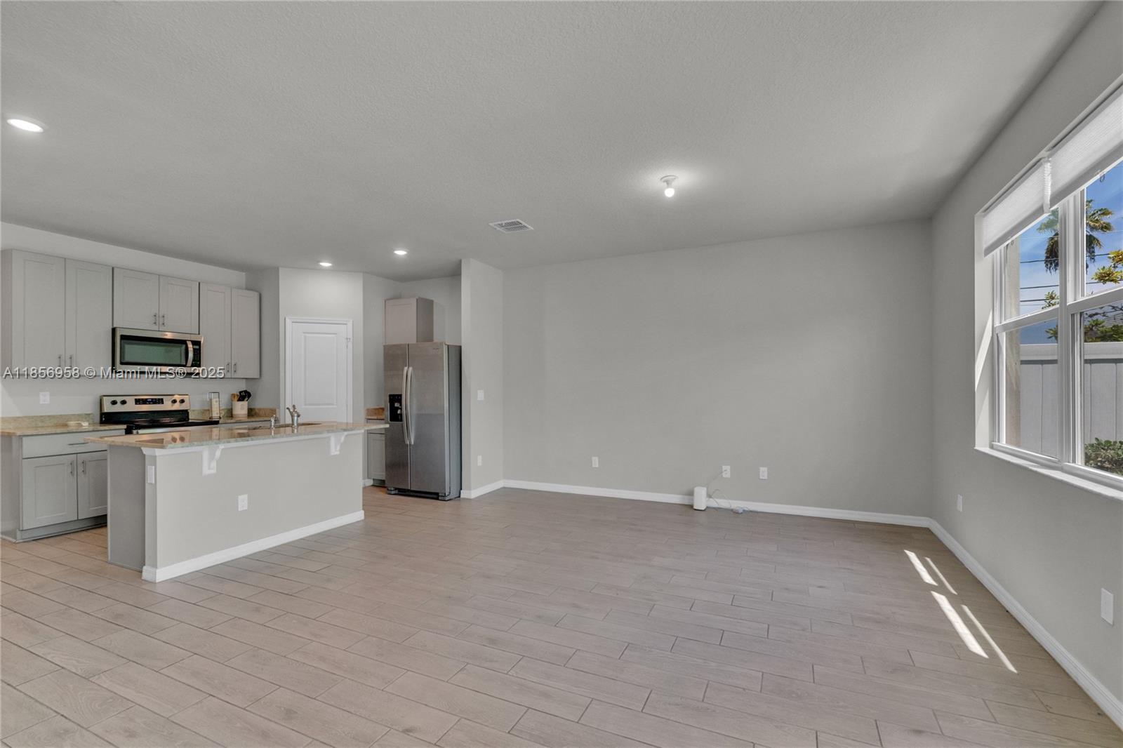 FONTANA TOWNHOMES - Residential