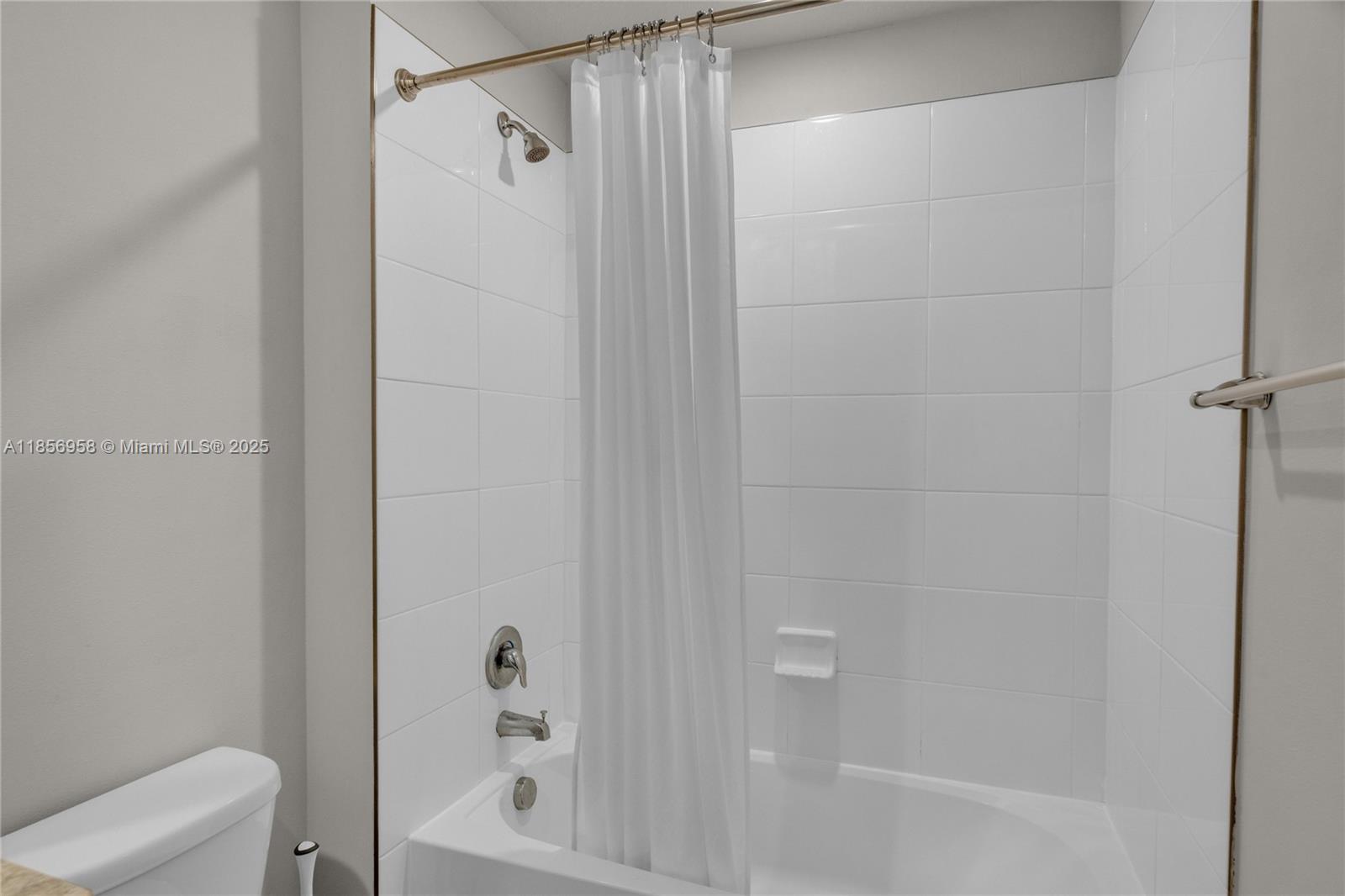 FONTANA TOWNHOMES - Residential