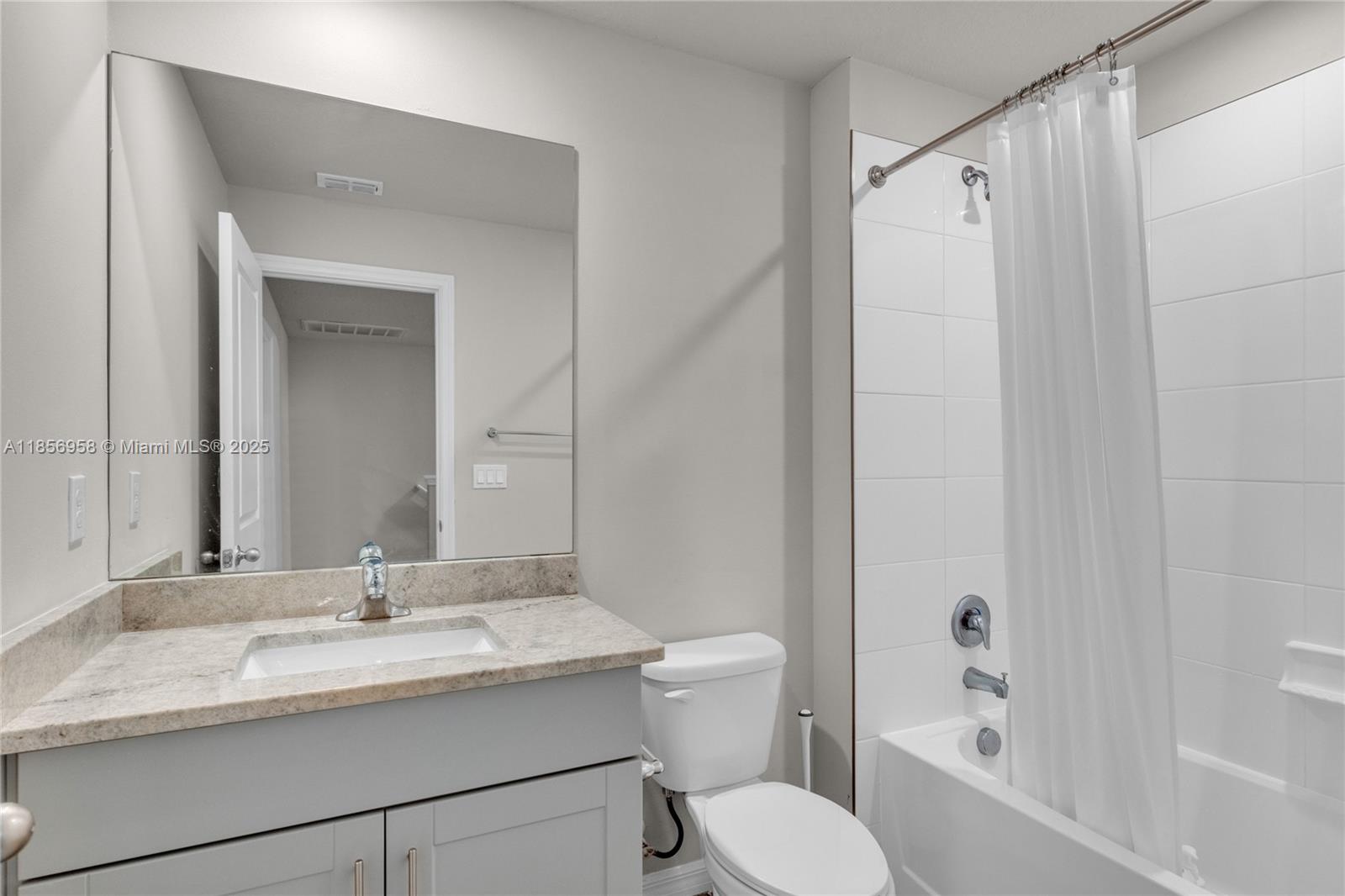 FONTANA TOWNHOMES - Residential