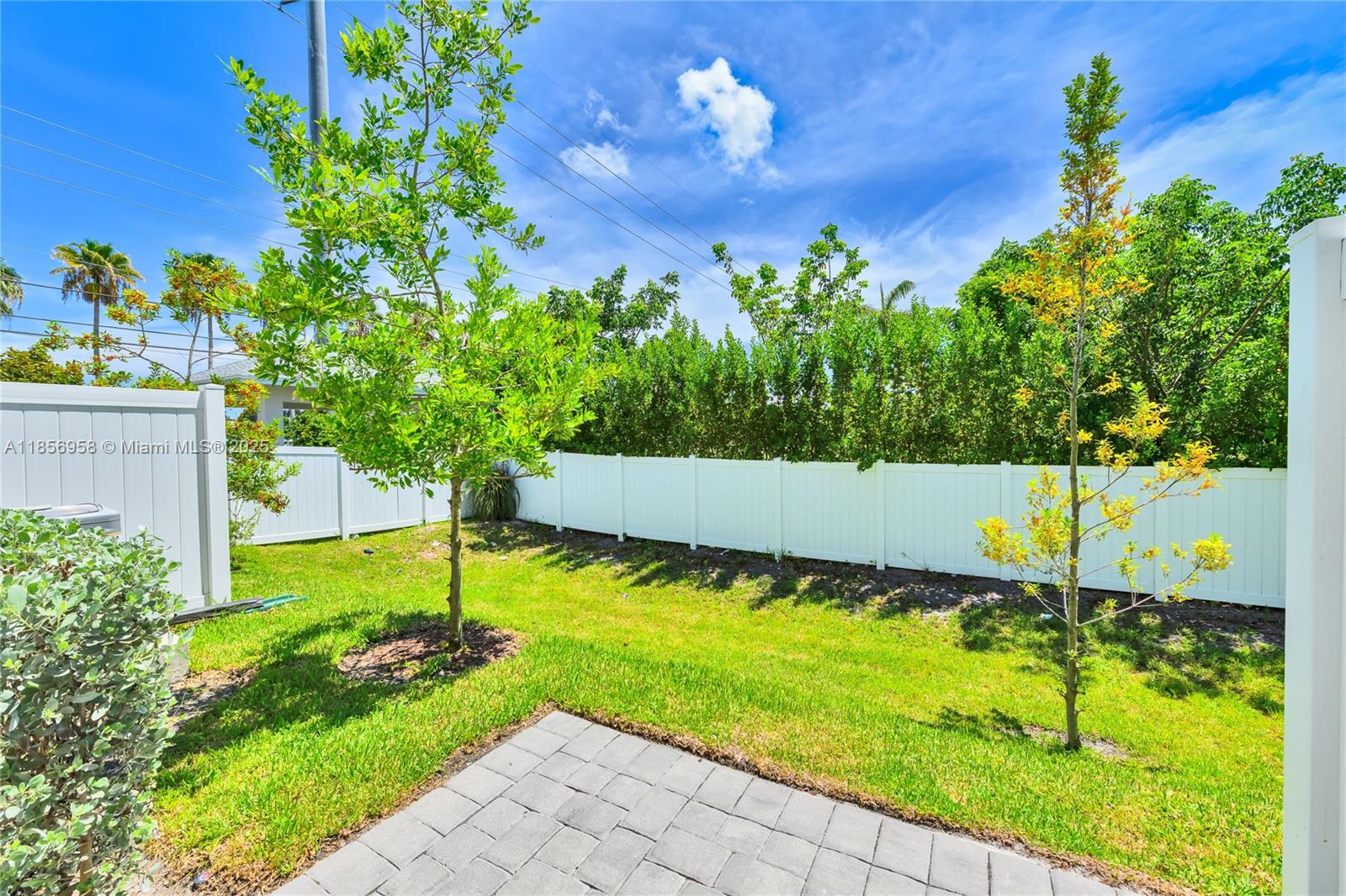 FONTANA TOWNHOMES - Residential