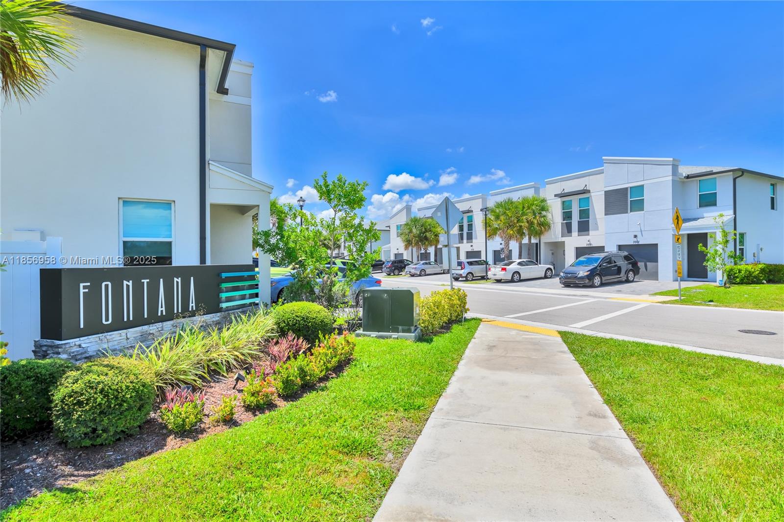 FONTANA TOWNHOMES - Residential