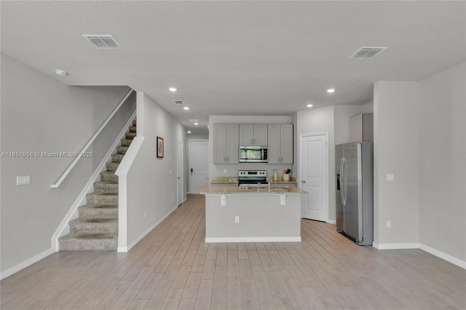 FONTANA TOWNHOMES - Residential