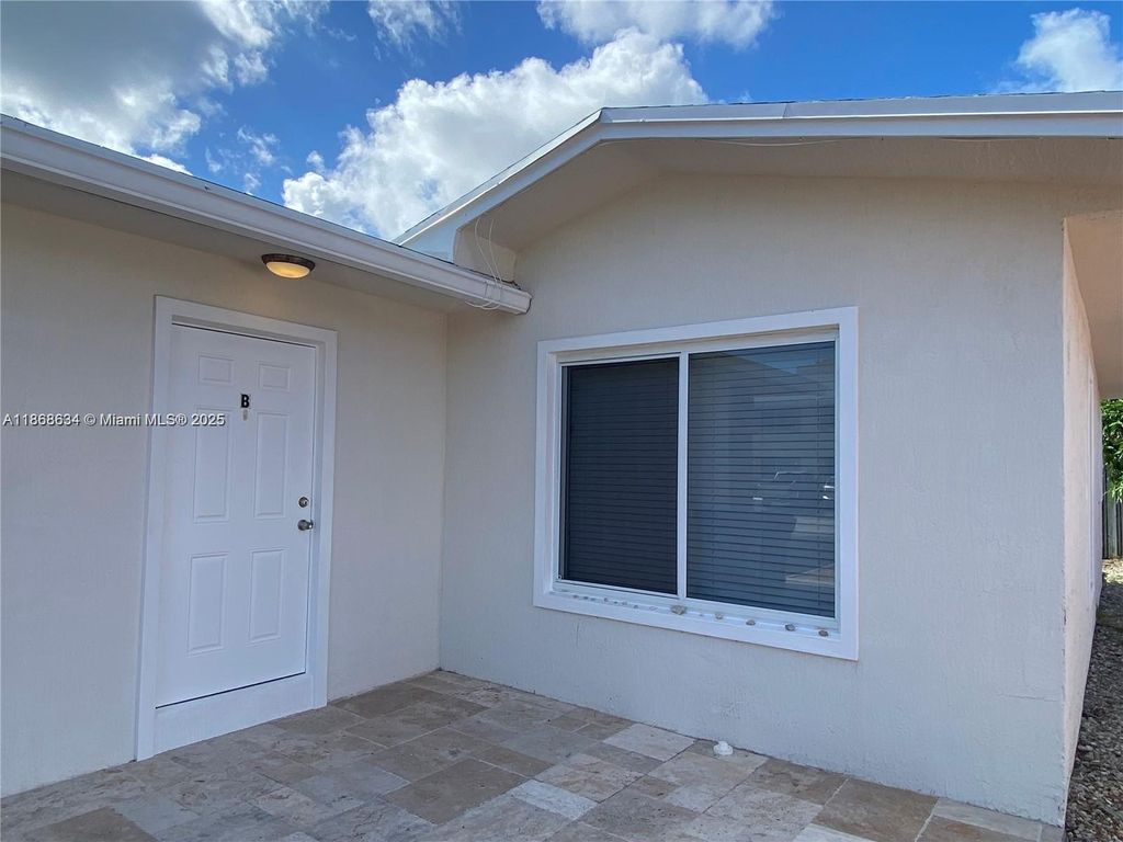 Photo of 2625 NE 32nd St #B, Fort Lauderdale, FL 33306 (MLS # A11868634)