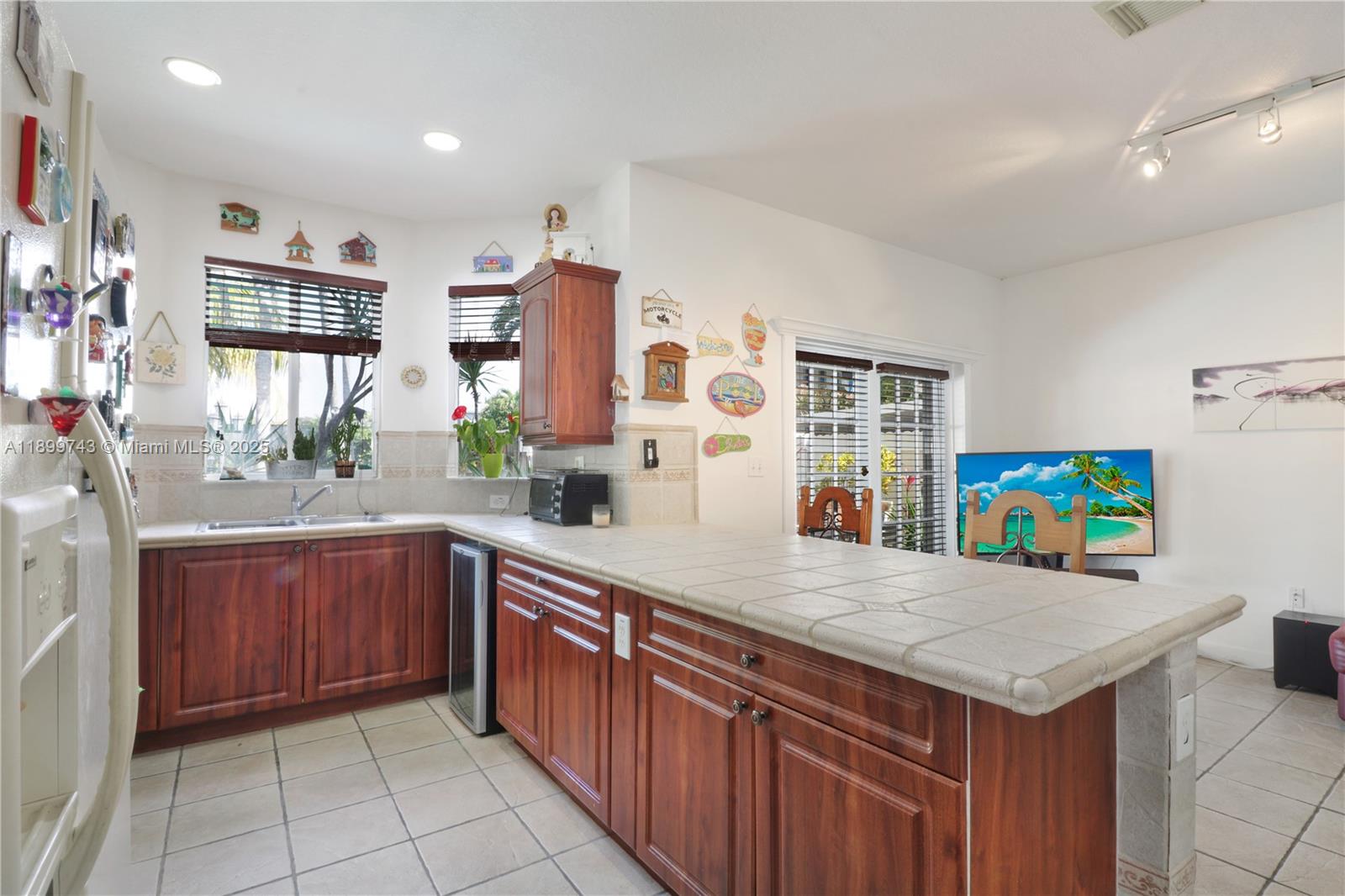 CAPRI HOMES - Residential