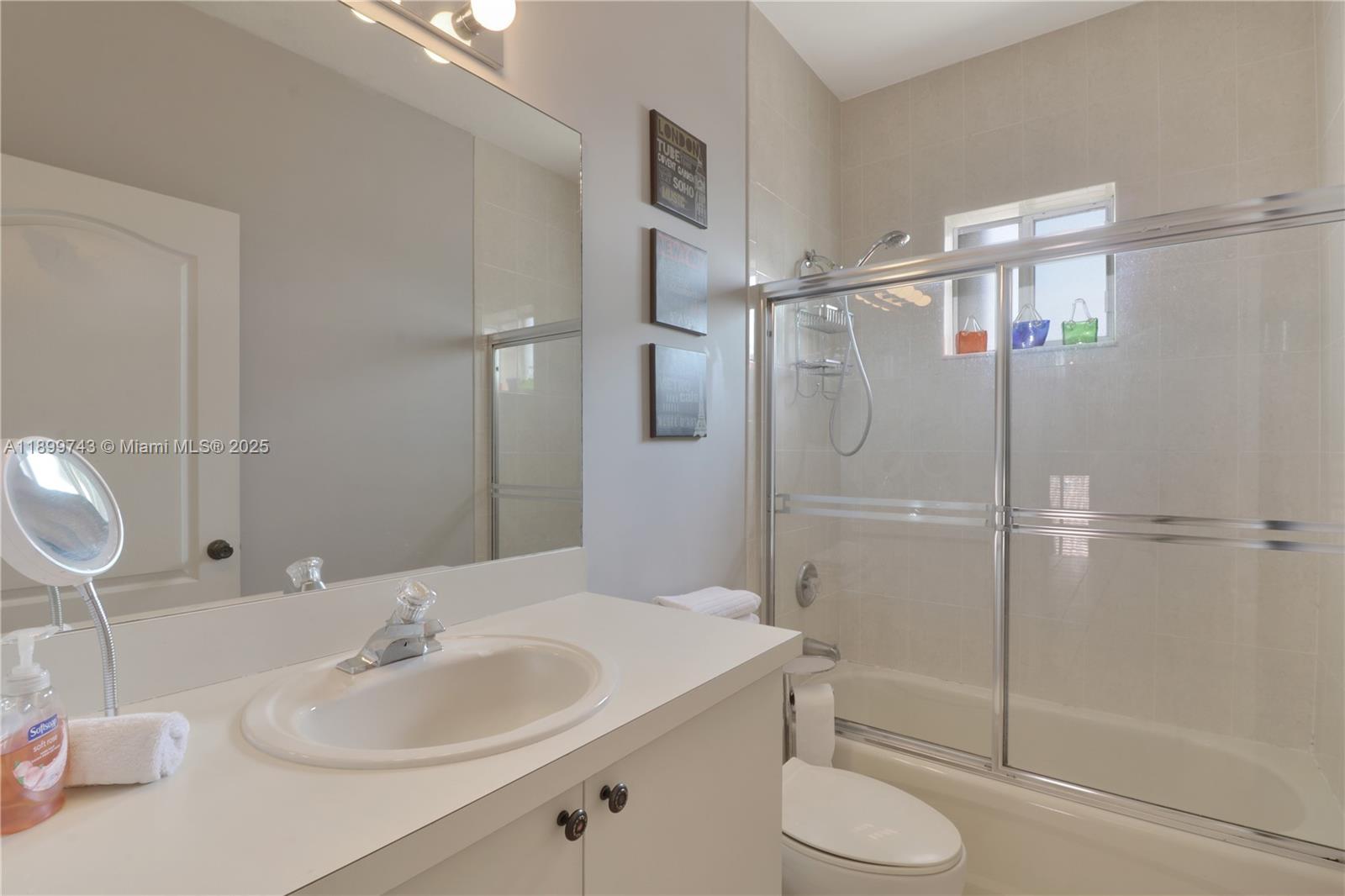 CAPRI HOMES - Residential