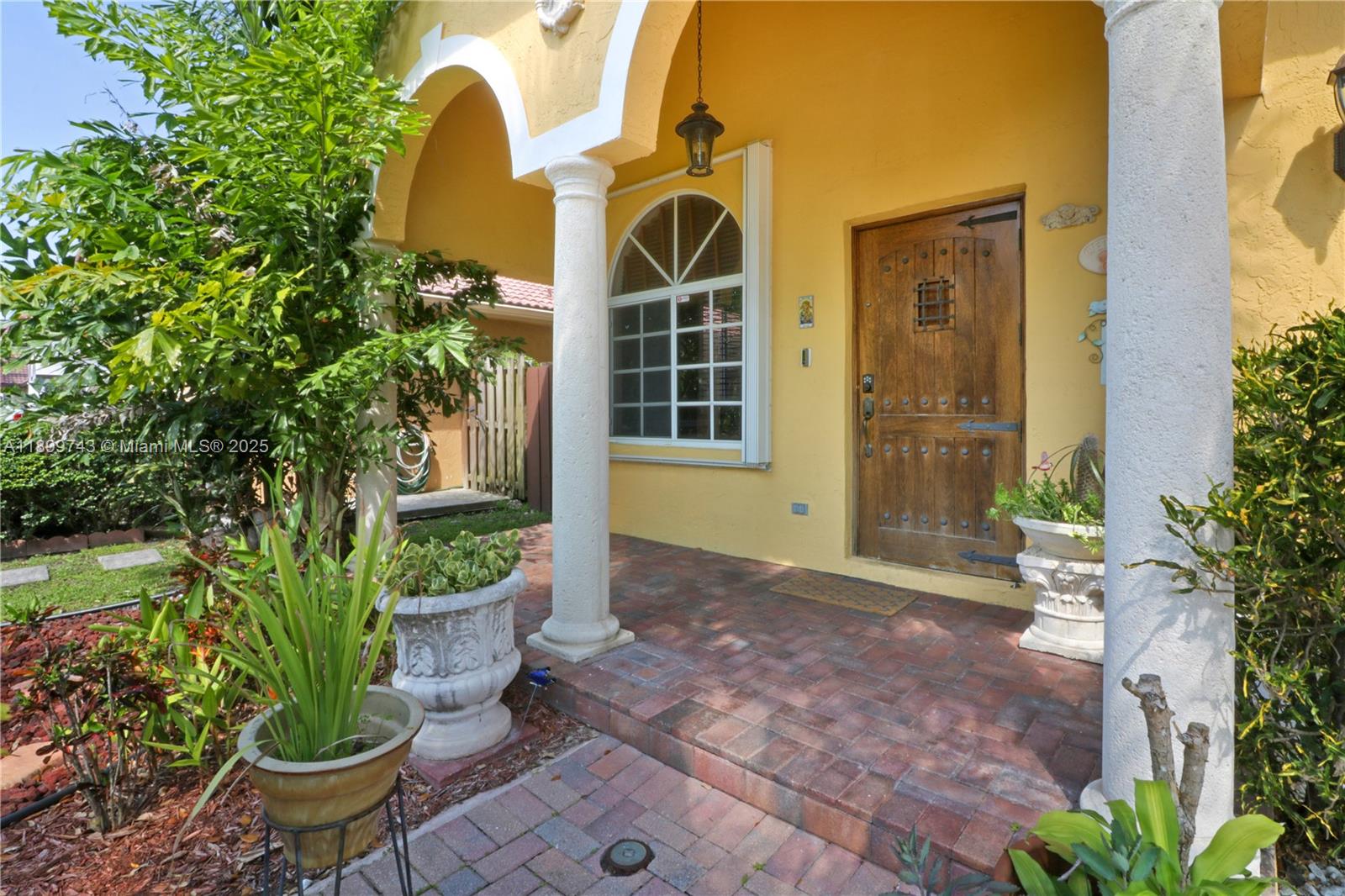 CAPRI HOMES - Residential