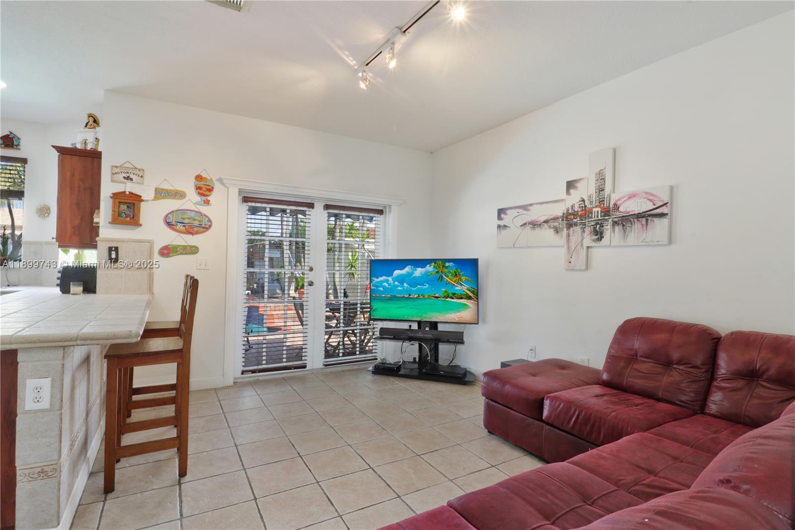 CAPRI HOMES - Residential