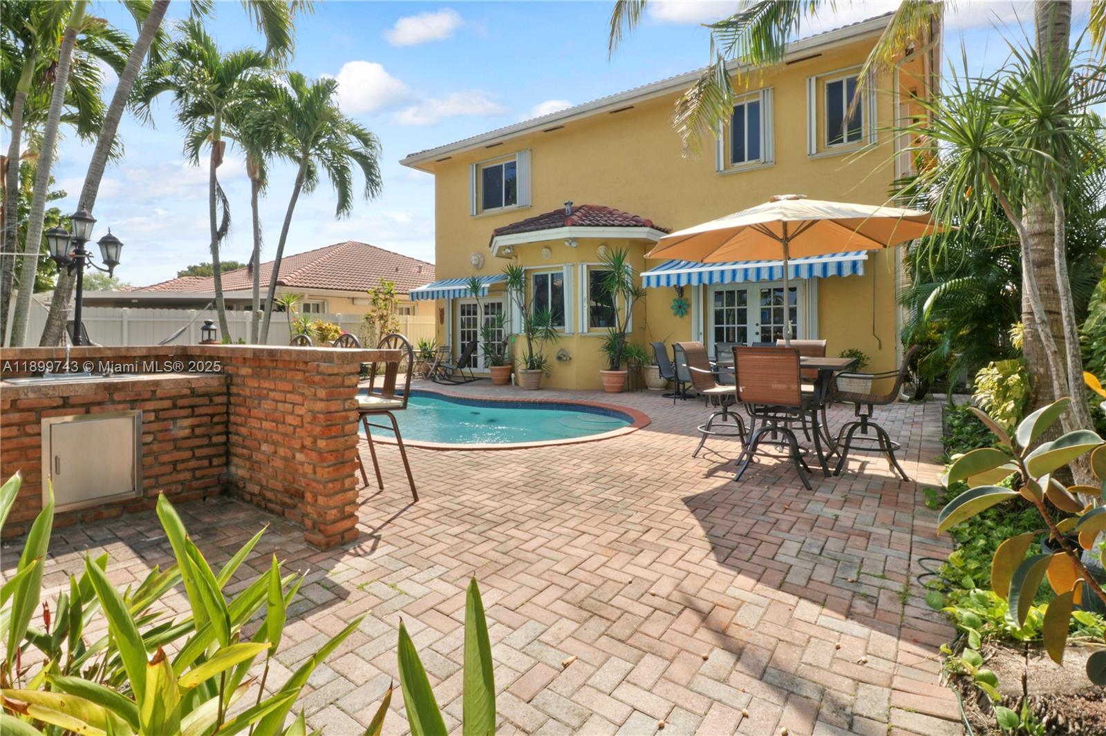 CAPRI HOMES - Residential