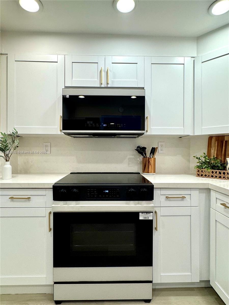 ARLEN HOUSE CONDO - Residential