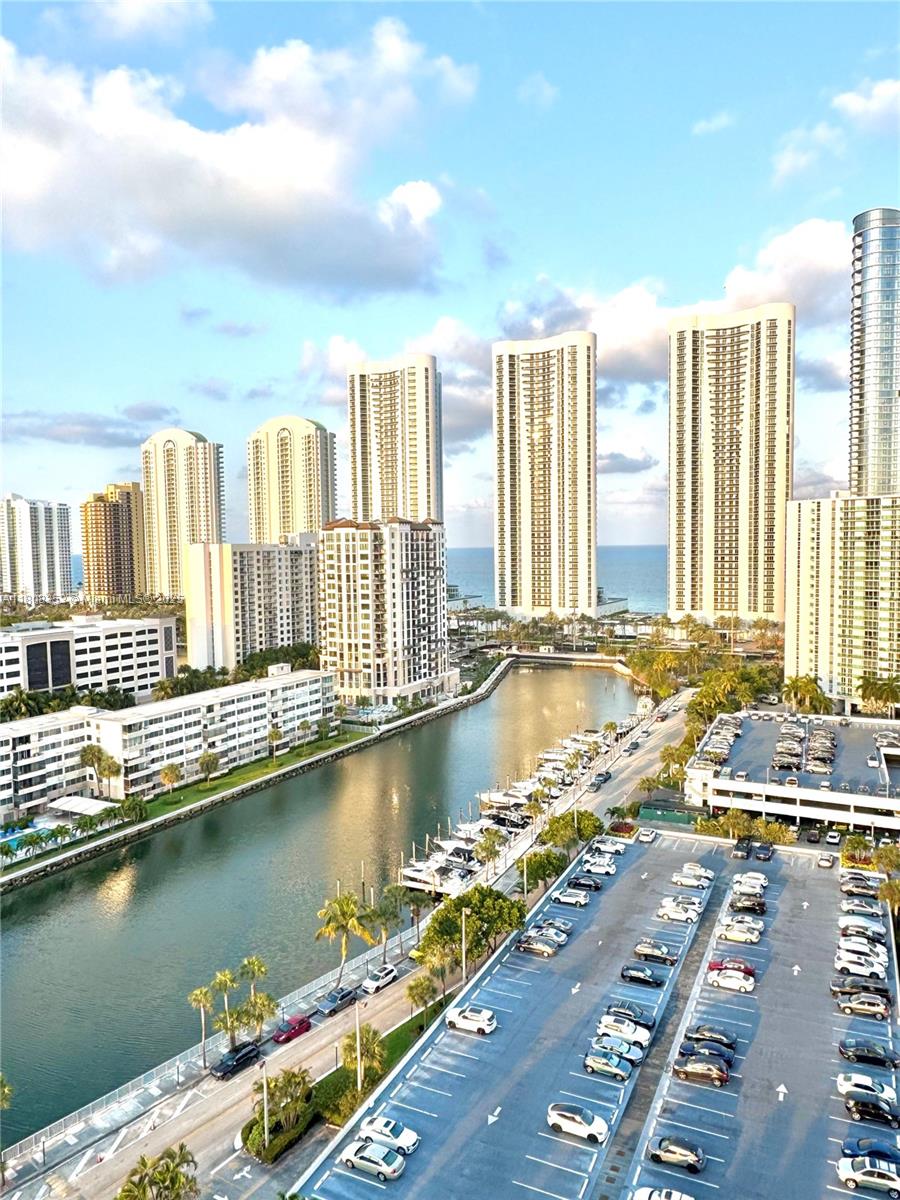 ARLEN HOUSE CONDO - Residential