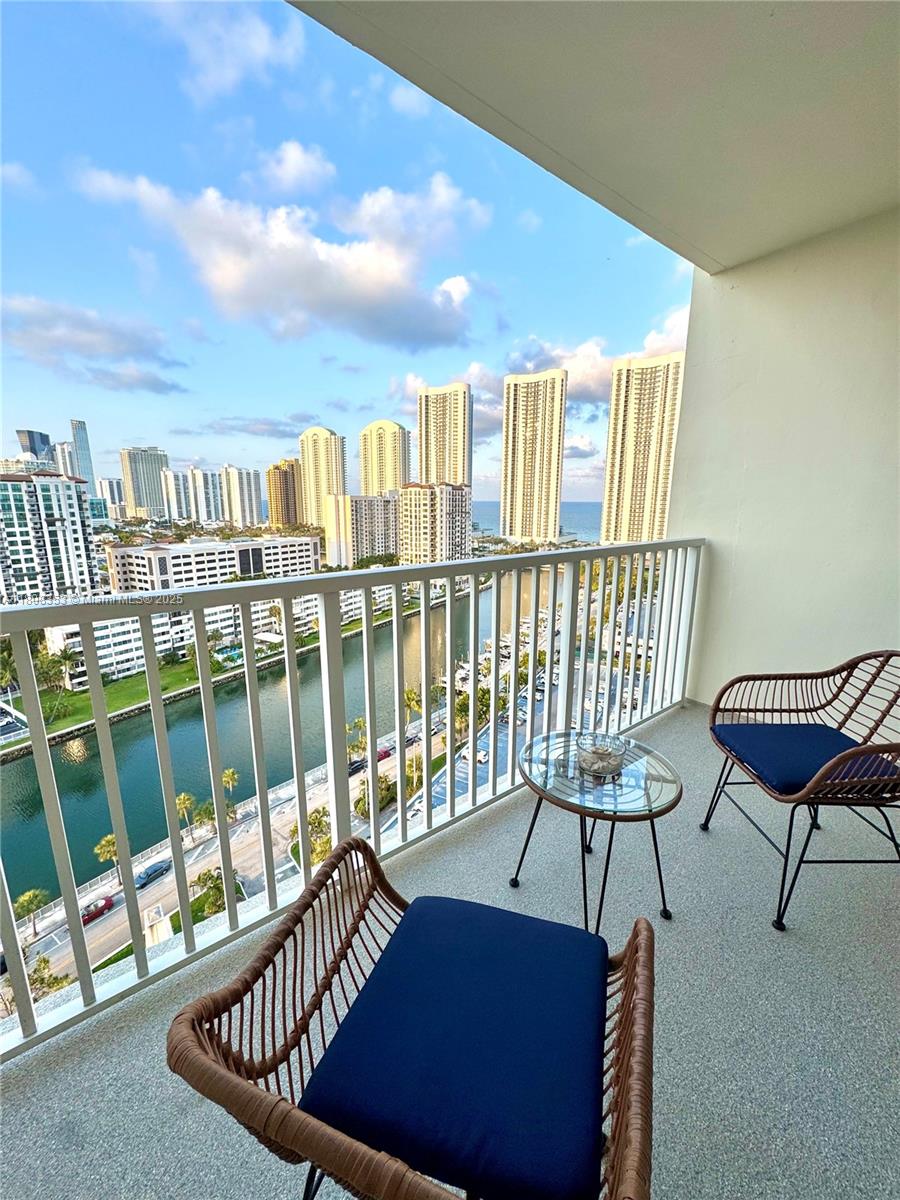ARLEN HOUSE CONDO - Residential