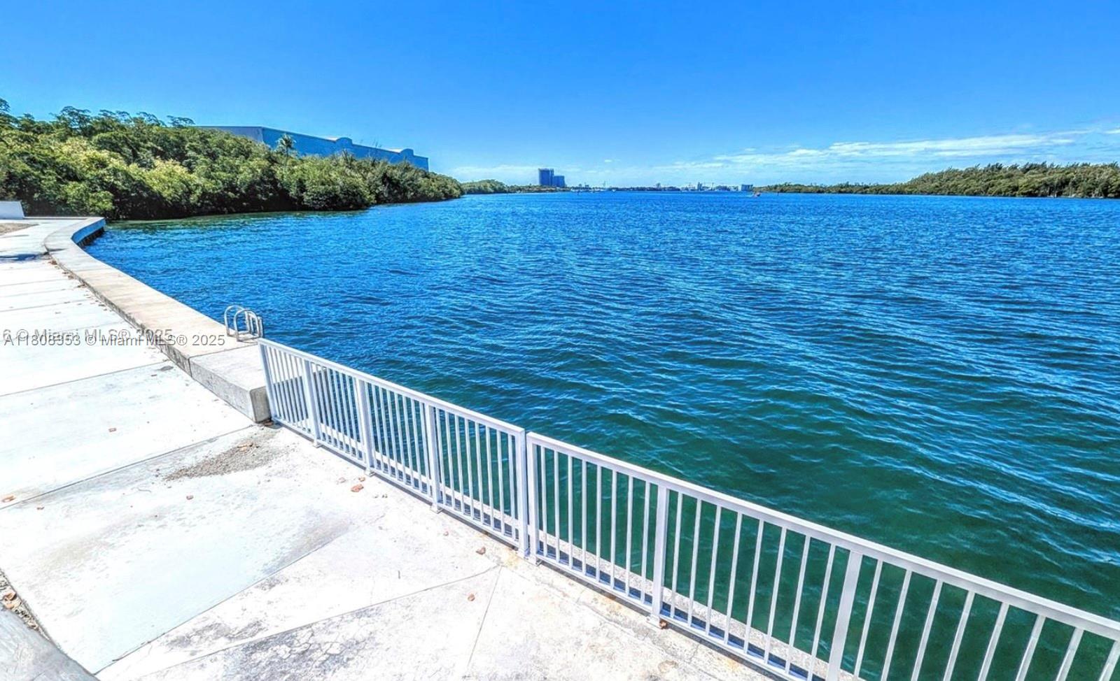 ARLEN HOUSE CONDO - Residential
