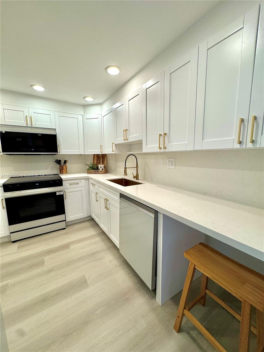 ARLEN HOUSE CONDO - Residential