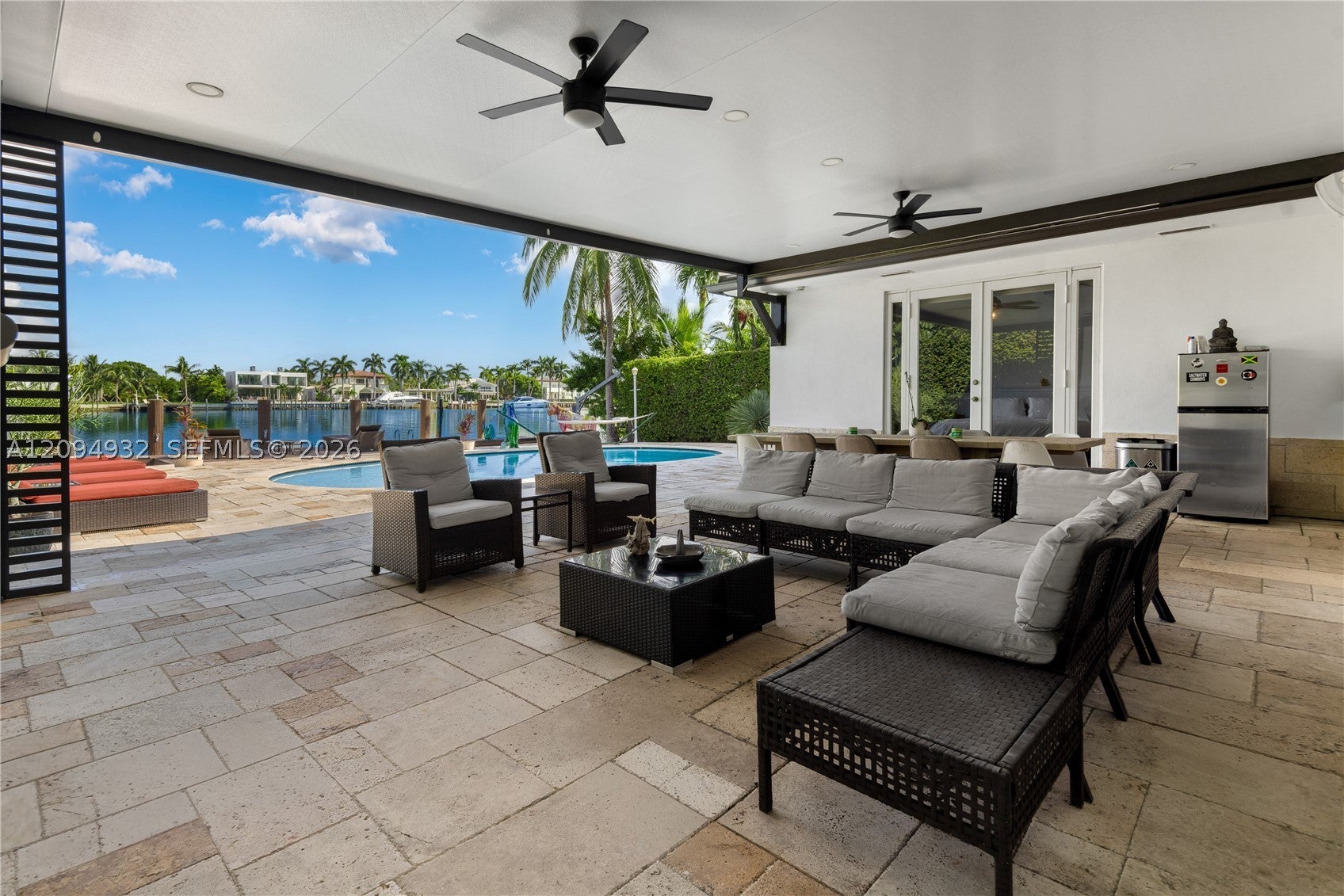 435 N Shore Dr